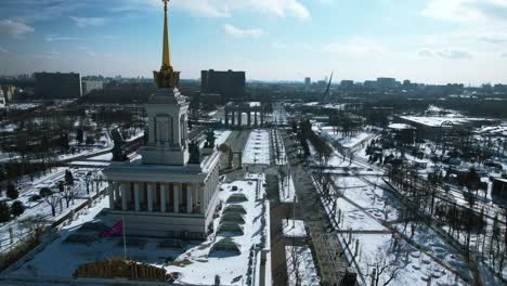 vdnkh en moscú en invierno