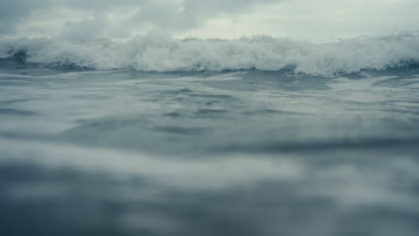 las olas del océano