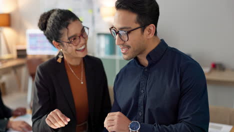 Büro,-Geschäftsleute-Und-Brainstorming