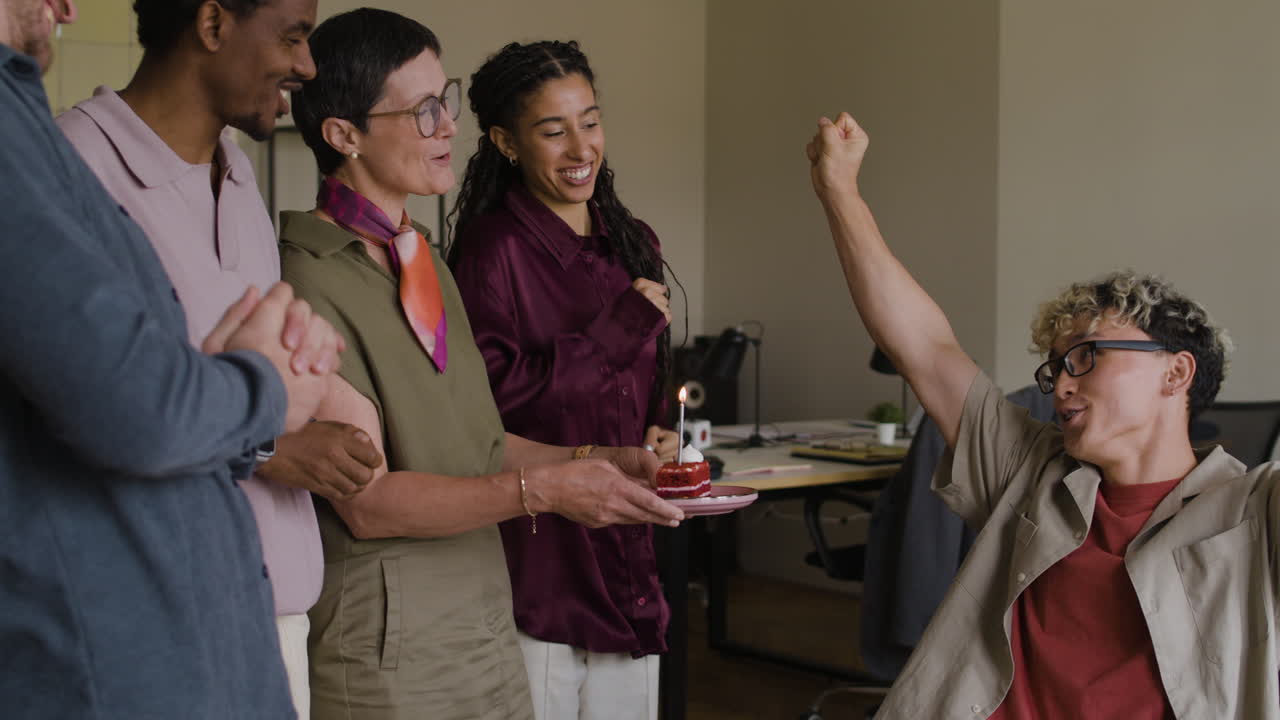 celebración de cumpleaños de la oficina