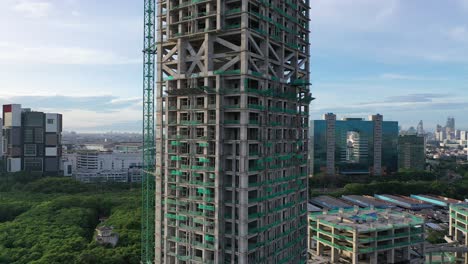 construction of a skyscraper in a city