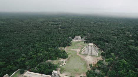 zángano selva chichen itza selva aérea zona tropical ruinas