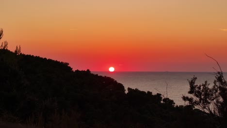 experience the stunning beauty of hvar island at sunset, with this breathtaking aerial footage. watch as the sky is painted in vibrant colors, casting a warm glow over the island’s coastline