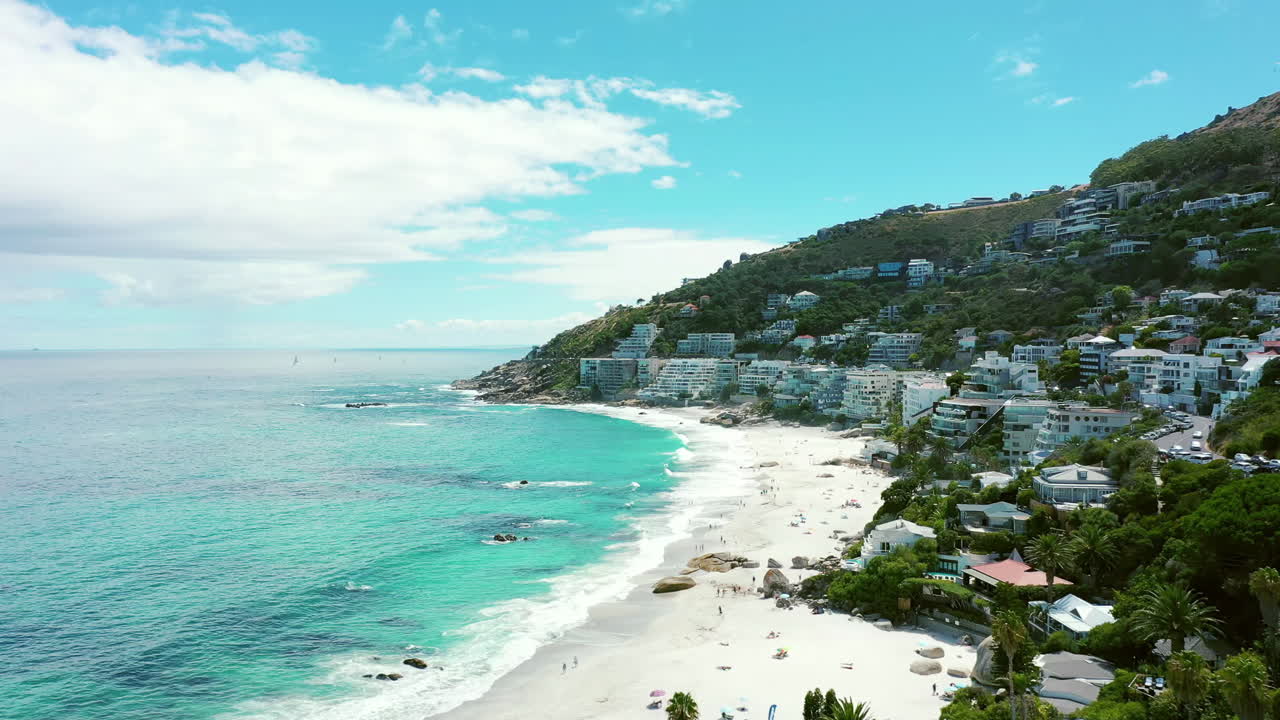 태양이 빛나고 삶은 아름답습니다.