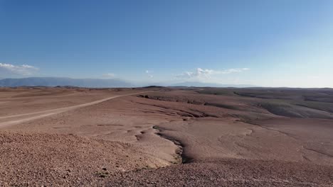 Desierto-Vacío-De-Agafay-Cerca-De-Marrakech,-Marruecos,-Lugar-De-Excursión-De-Un-Día-Al-Norte-De-África