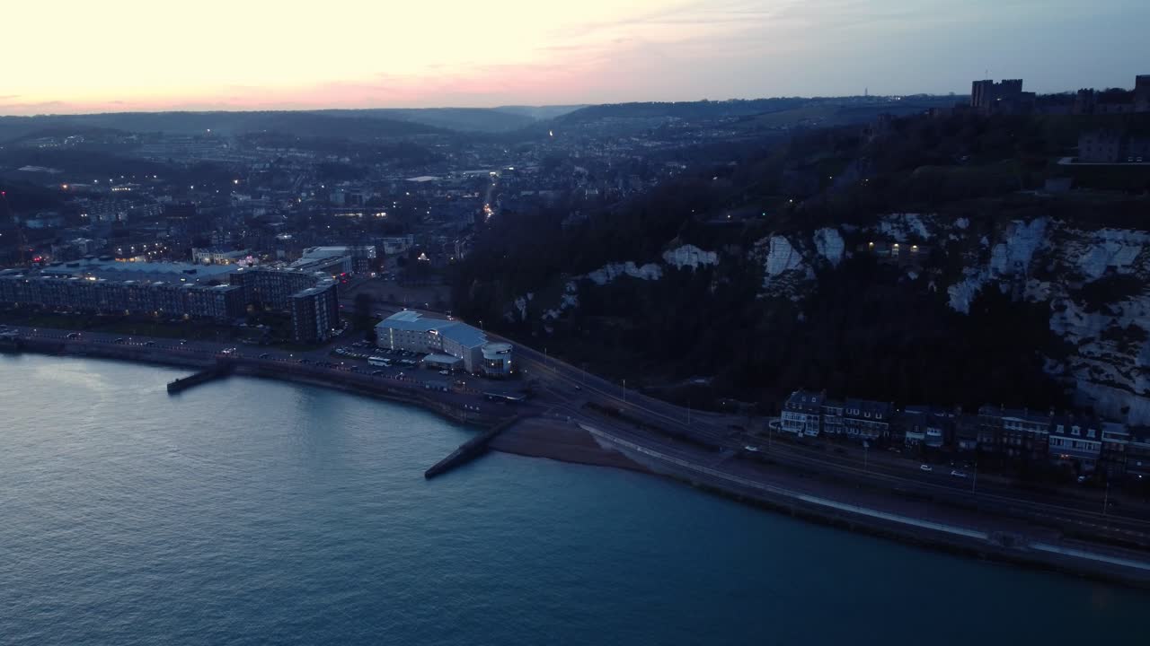 Vista aerea di Dover al crepuscolo