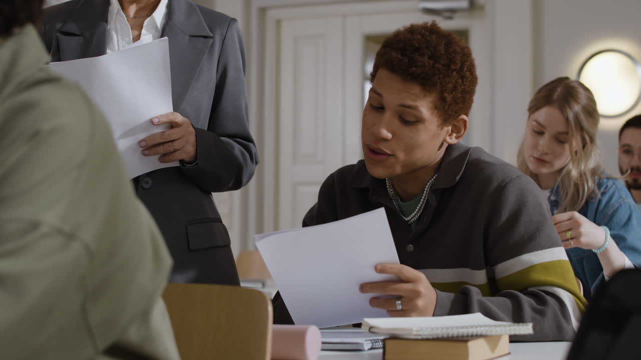 estudiantes en un aula