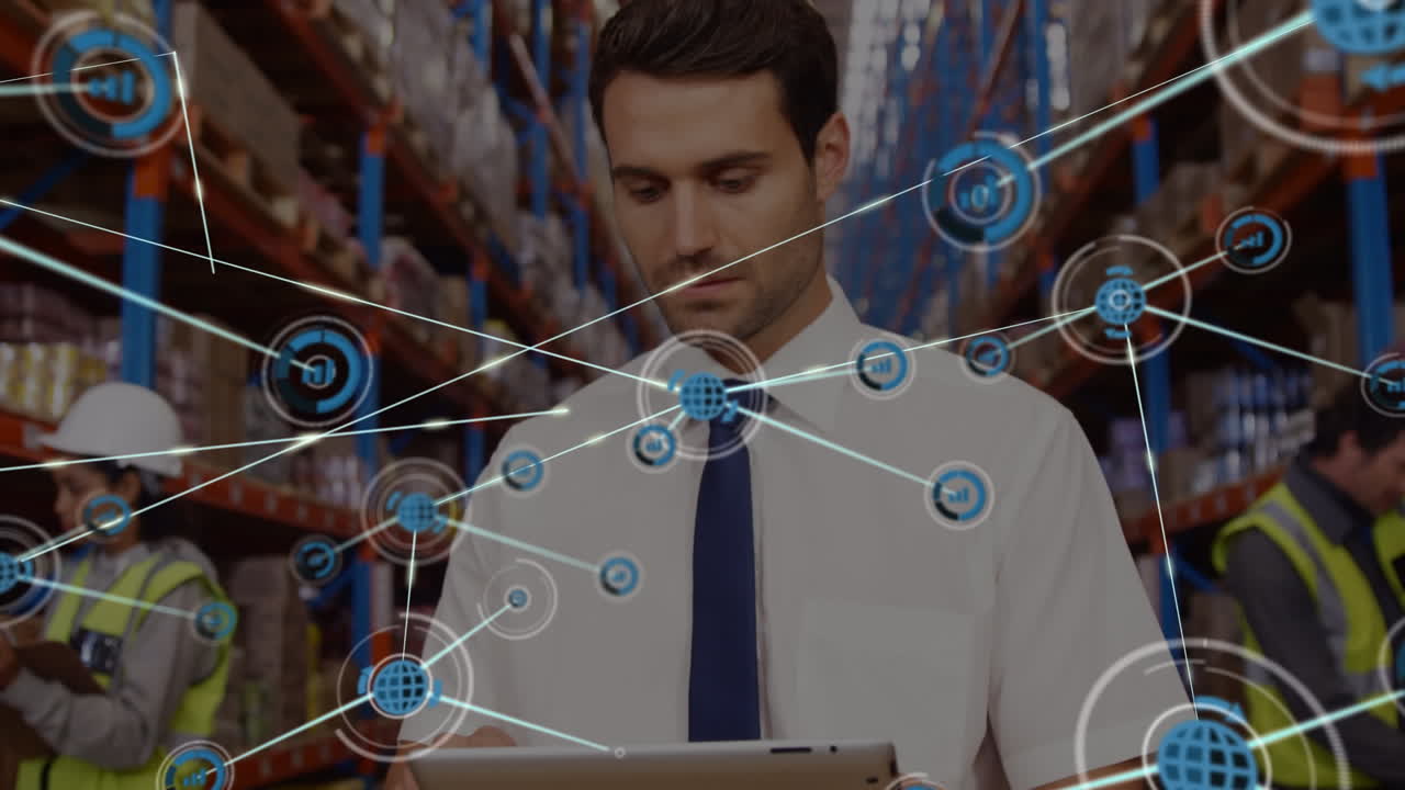 animación de la red de conexiones con iconos sobre diversos trabajadores en el almacén