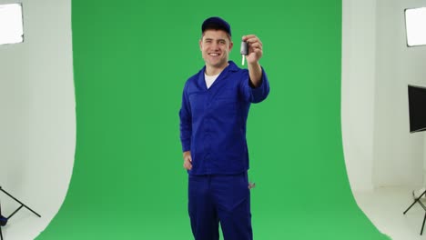 Handyman-in-blue-overalls