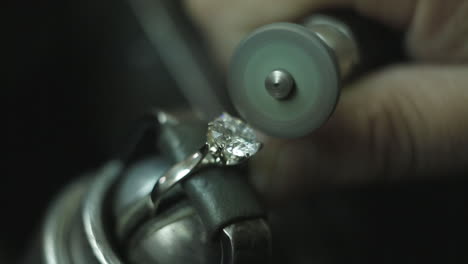 art of making a jewel