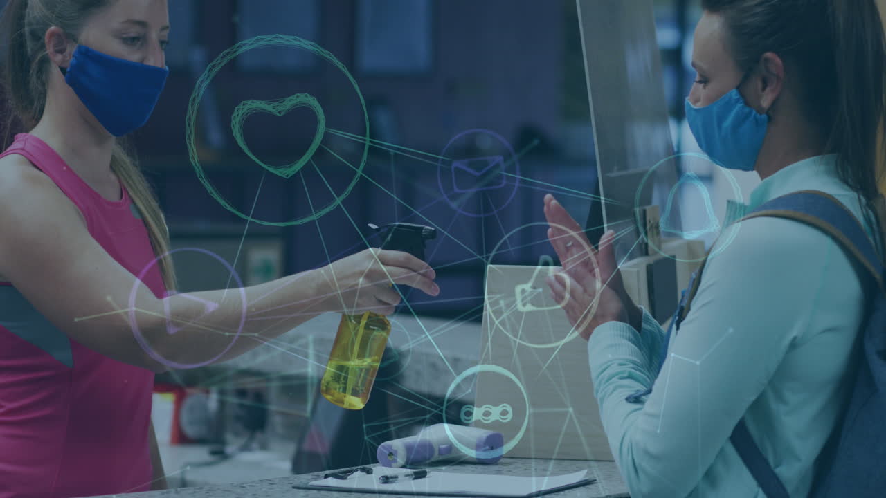 백인 여성 노동자가 얼굴 마스크를 쓰고 손을 소독하는 미디어 아이콘의 애니메이션