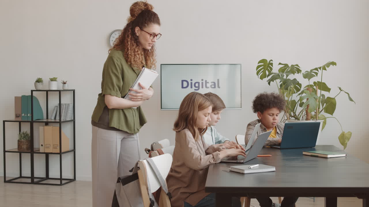 IT Lesson in Elementary School