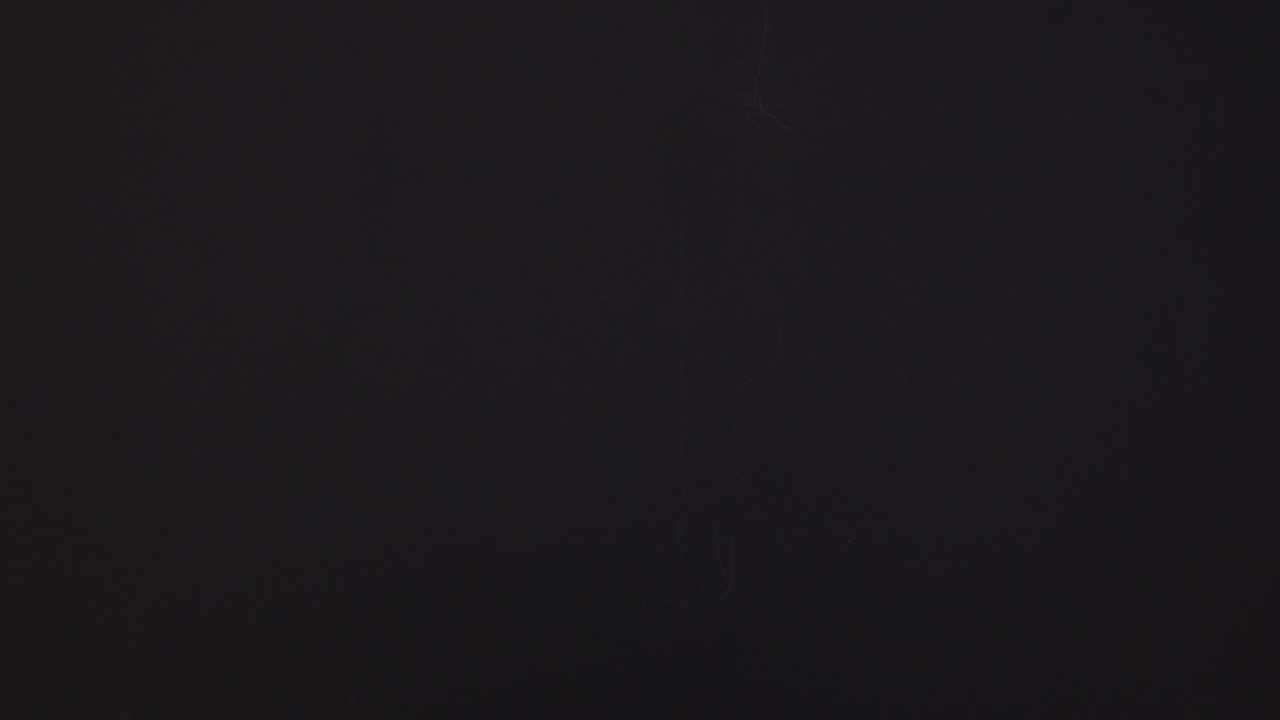 Efterårsblade falder, og græskar vises i højre side. Stop-motion