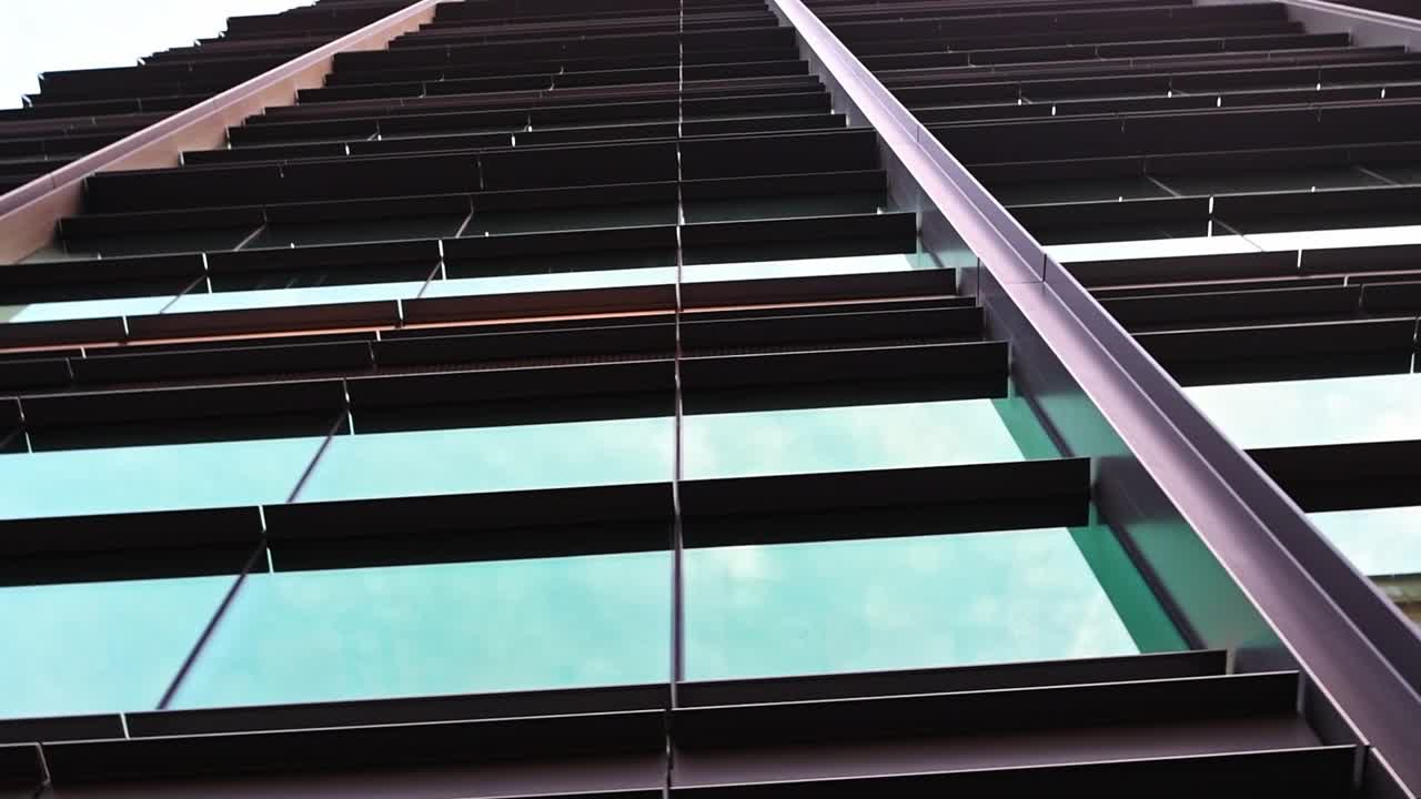 A three sixty degree view of a London building