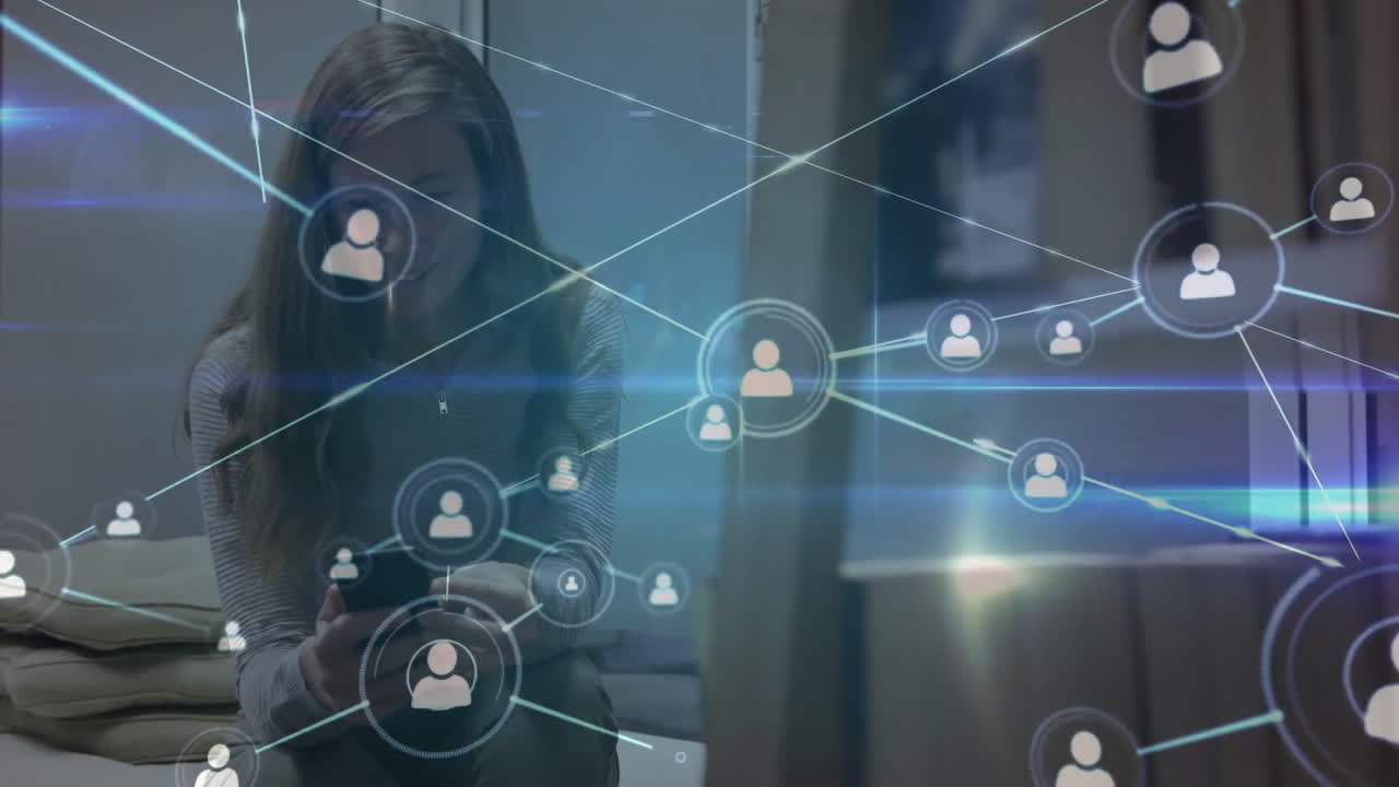 animación de la red de conexiones a través de una mujer de negocios caucásica que utiliza un teléfono inteligente en la oficina