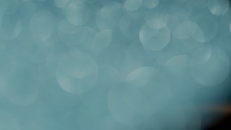 la luz multicolor filtra imágenes de 4k sobre fondo negro, vídeo estilizado, transiciones, efecto bokeh