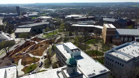 universidad occidental de kentucky en bowling green kentucky, drone aéreo