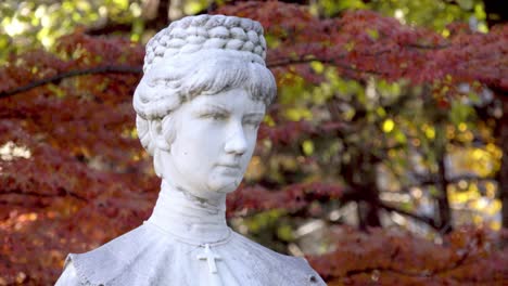 Headshot,-side-view-of-the-monument-of-Empress-Elisabeth-of-Austria-in-Meran---Merano,-South-Tyrol,-Italy