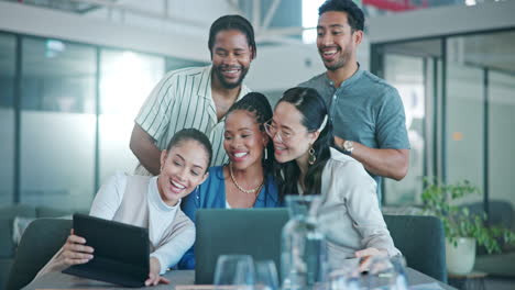 Selfie-De-Oficina,-Tableta-Y-Comunidad-Laboral