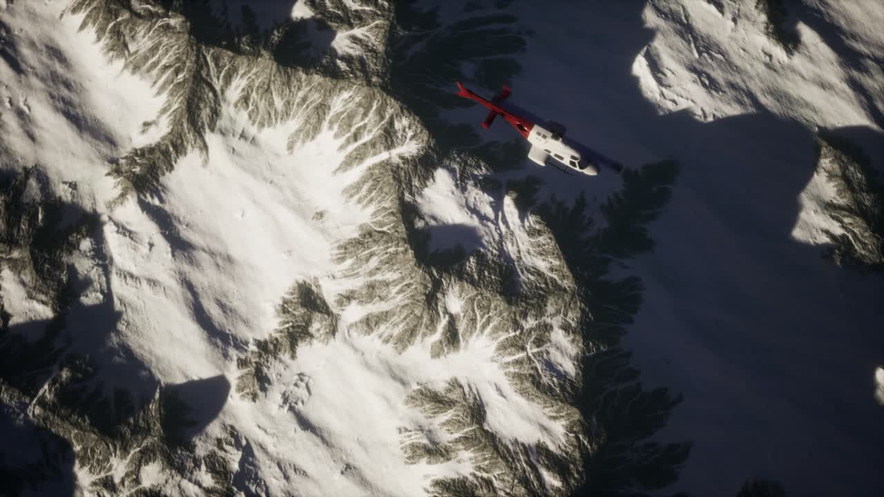 helicóptero sobre las montañas en la nieve