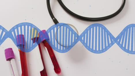 animación de una cadena de adn girando sobre tubos de ensayo con sangre y estetoscopio sobre fondo blanco