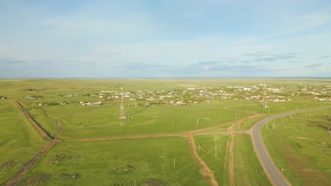 Vastos-Campos-Rurales-Y-Carreteras-En-Verano---Disparo-Aéreo-De-Drones