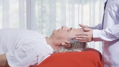 en la terapia del paciente. terapia de bioenergía.