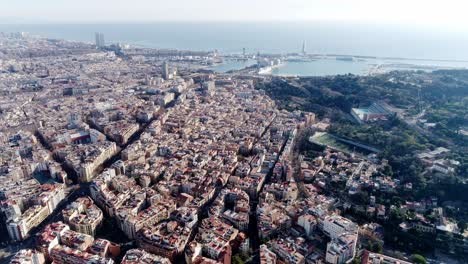 Luftaufnahme-Des-Hafens-Und-Des-Meeresstrandes-Von-Barcelona