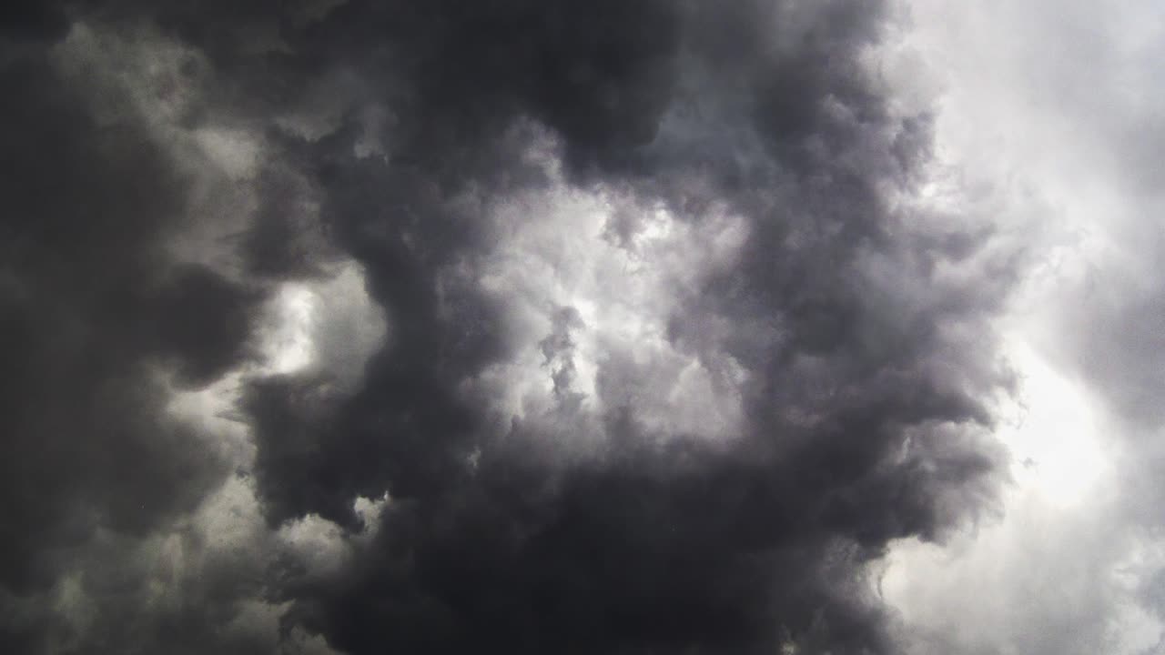 tormenta eléctrica en el cielo 4k