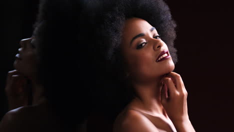 retrato de una mujer afroamericana elegante