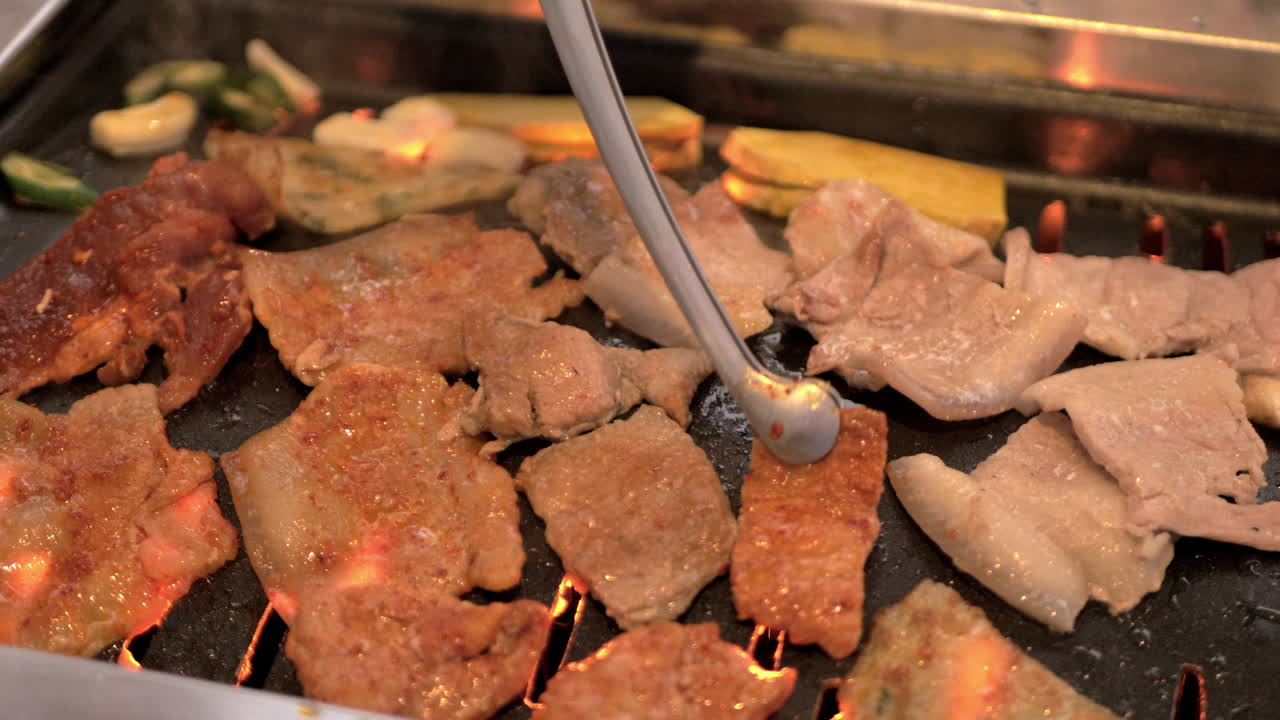 한국의 전통적인 돼지고기 bbq 음식