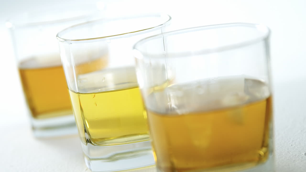 bicchieri di whiskey per st. patrick