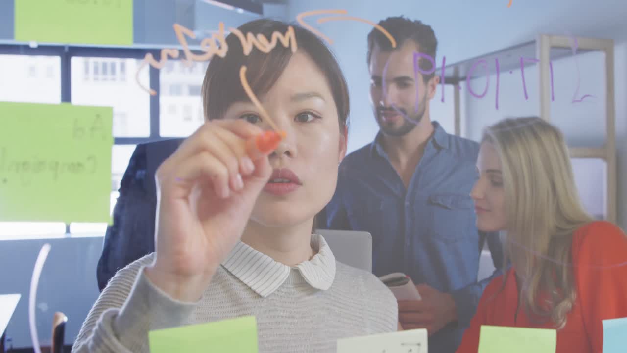 personas de negocios que trabajan en oficinas modernas