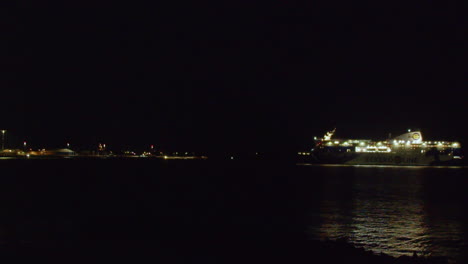 Footage-of-a-cruise-ship-docking-at-a-cruise-terminal