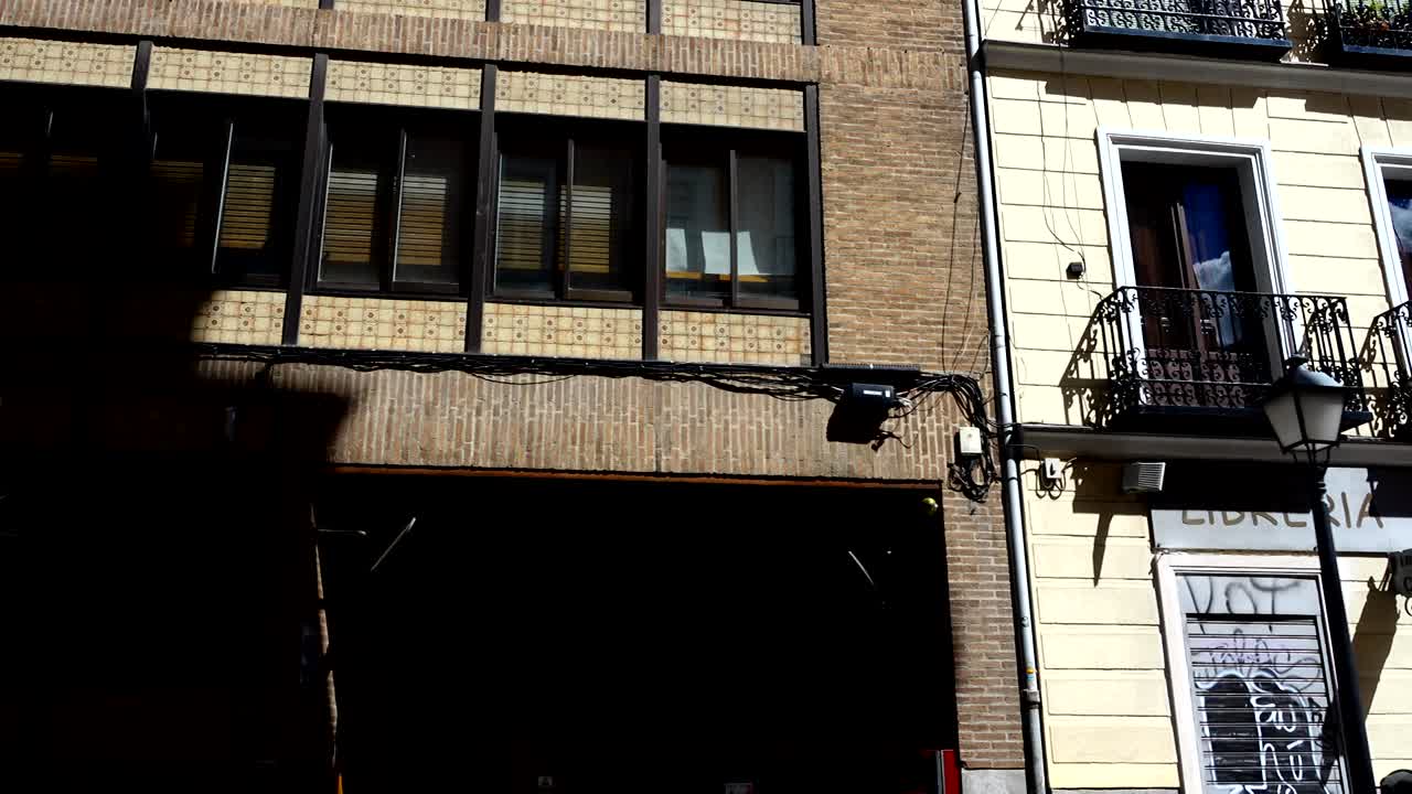 마드리드의 아키텍처에서 촬영이 진행되고 있습니다.