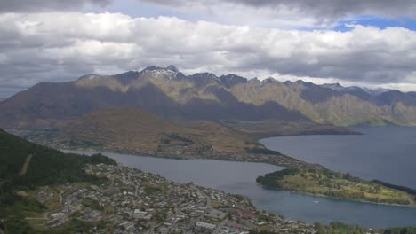 ośnieżone góry wokół queenstown