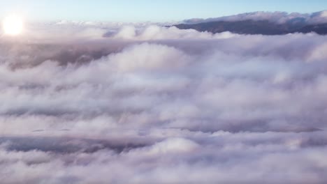 Timelapse-Wolken-über-Den-Bergen-Im-Laufe-Des-Tages