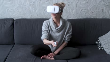 Junge-Frau,-Die-Videos-Anschaut-Oder-Mit-Einer-VR-Brille-Auf-Dem-Kopf-Spielt