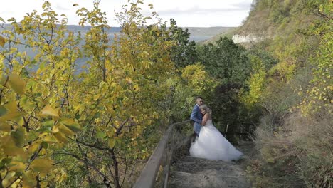 Pareja-De-Boda.-Encantadores-Novios.-Familia-Feliz.-Hombre-Y-Mujer-Enamorados