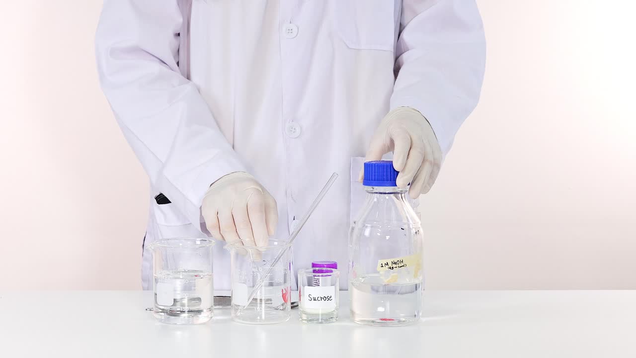 demostración de reacciones químicas que cambian de color