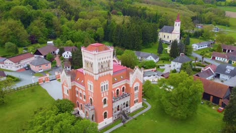 castillo en rotenturm y der pinka, austria