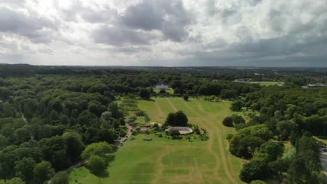 Aerial-Fly-To-Marselisborg-Palace-and-Marselisborg-Mindeparken,-Denmark