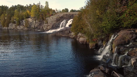 Saubere-Konservierte-Inglis-Cascade-Owen-Sound-Canada