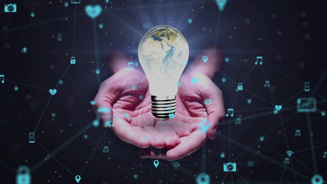 Concetto di connettività globale che risplende tra mani a coppa, con icone digitali in rete fluttuanti