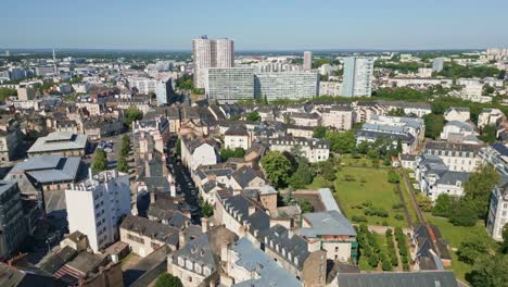 Horizons-Towers-Rascacielos-Residencial-Y-Paisaje-Urbano,-Rennes-En-Francia.