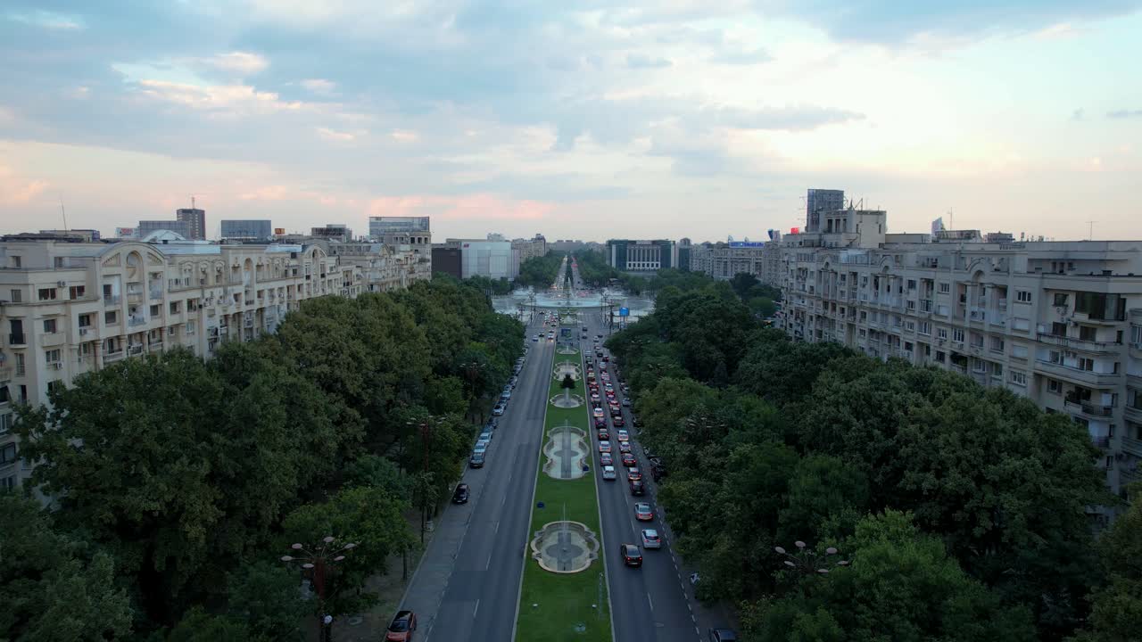 Bucharest&rsquo;s Unirii Boulevard: A Bird&rsquo;s Eye View of the City Center, Lush Greenery, and Stunning Water Fountains