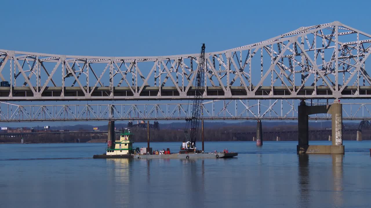 켄터키 루이빌 근처의 오하이오 강을 가로지르는 다리