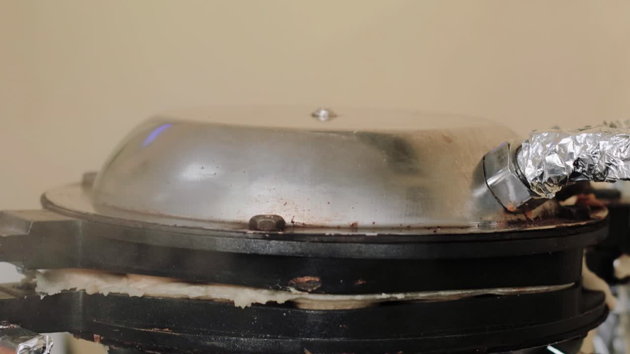 приготовление вафель в вафельном тостере