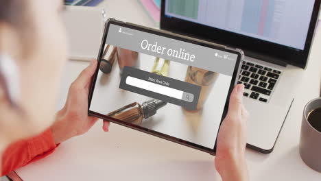 Kaukasische-Frau-Mit-Tablet,-Online-Shopping-Für-Schönheitsprodukte,-Zeitlupe