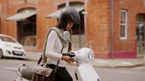 Moverse-Por-La-Ciudad-Con-Mi-Scooter